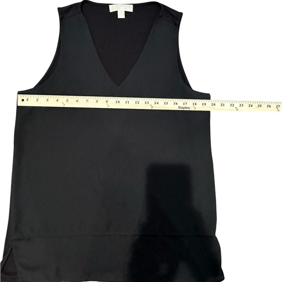 Michael Kors Black V-Neck Tank Top- great with dress pants, skirt or jeans - Picture 5 of 9